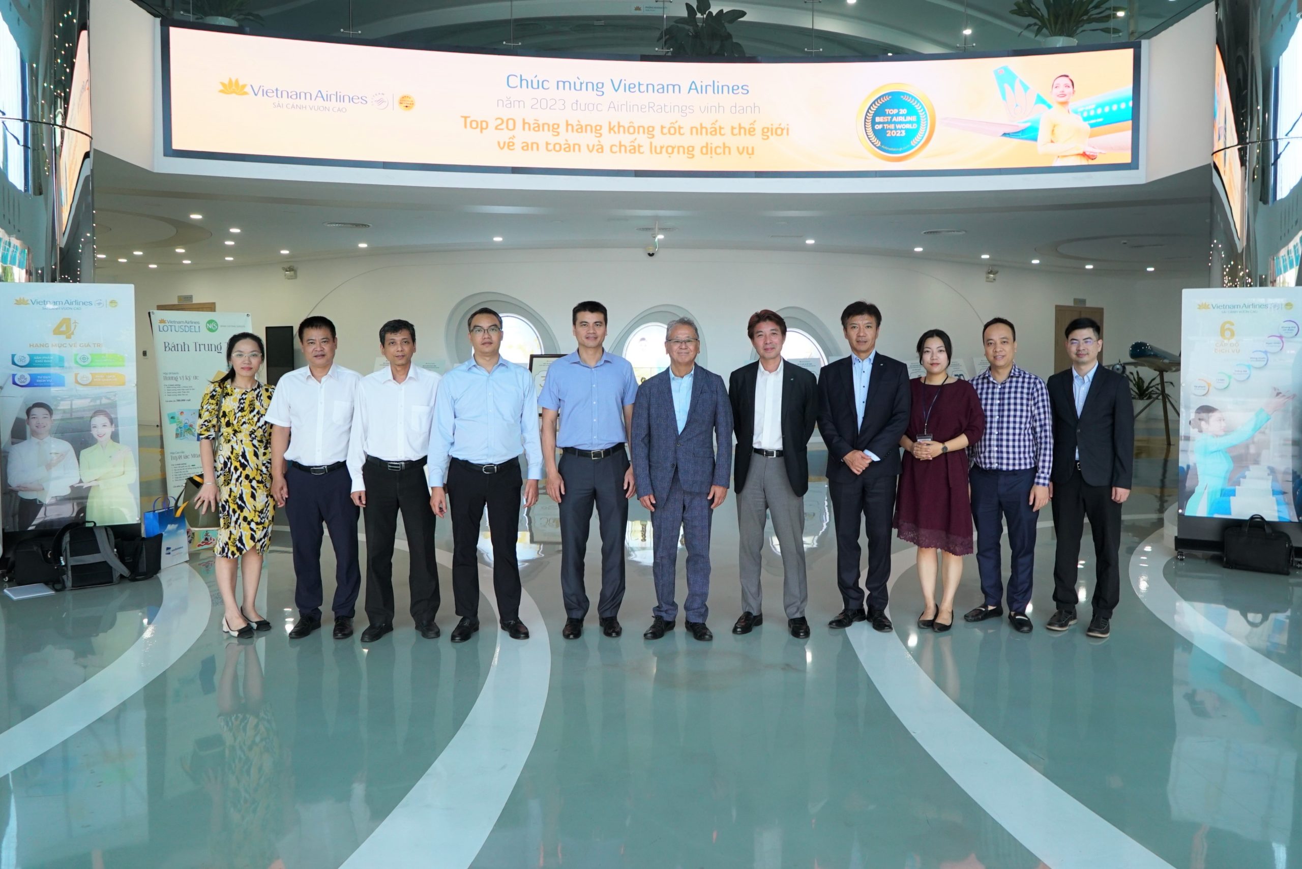 Đoàn đại diện cấp cao Weathernews Inc. Nhật Bản đến thăm và làm việc tại Vietnam Airlines