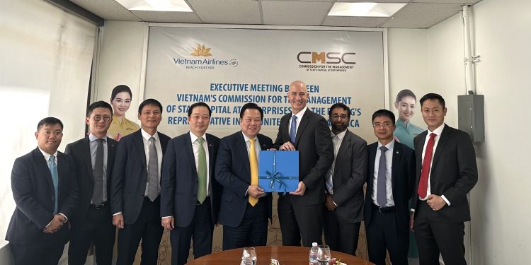 Chủ tịch Nguyễn Hoàng Anh tiếp và làm việc với lãnh đạo Tập đoàn Boeing