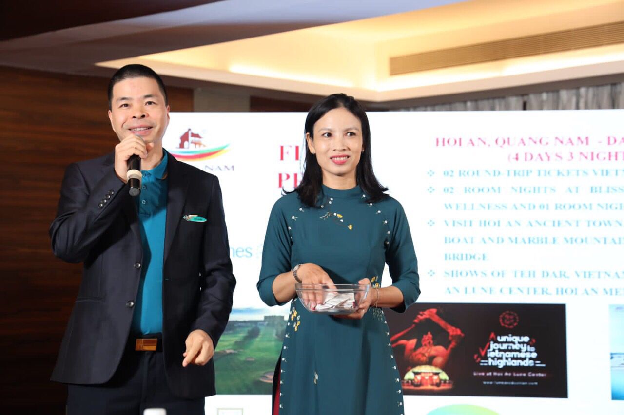 [Nụ cười dịch vụ] Quảng bá dịch vụ Vietnam Airlines mọi lúc, mọi nơi