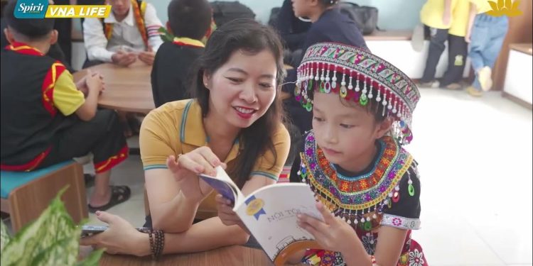 [Spirit Channel] VNA Life: Cùng VNA “Trao tặng 1 cuốn sách, cất cánh 1 tương lai”