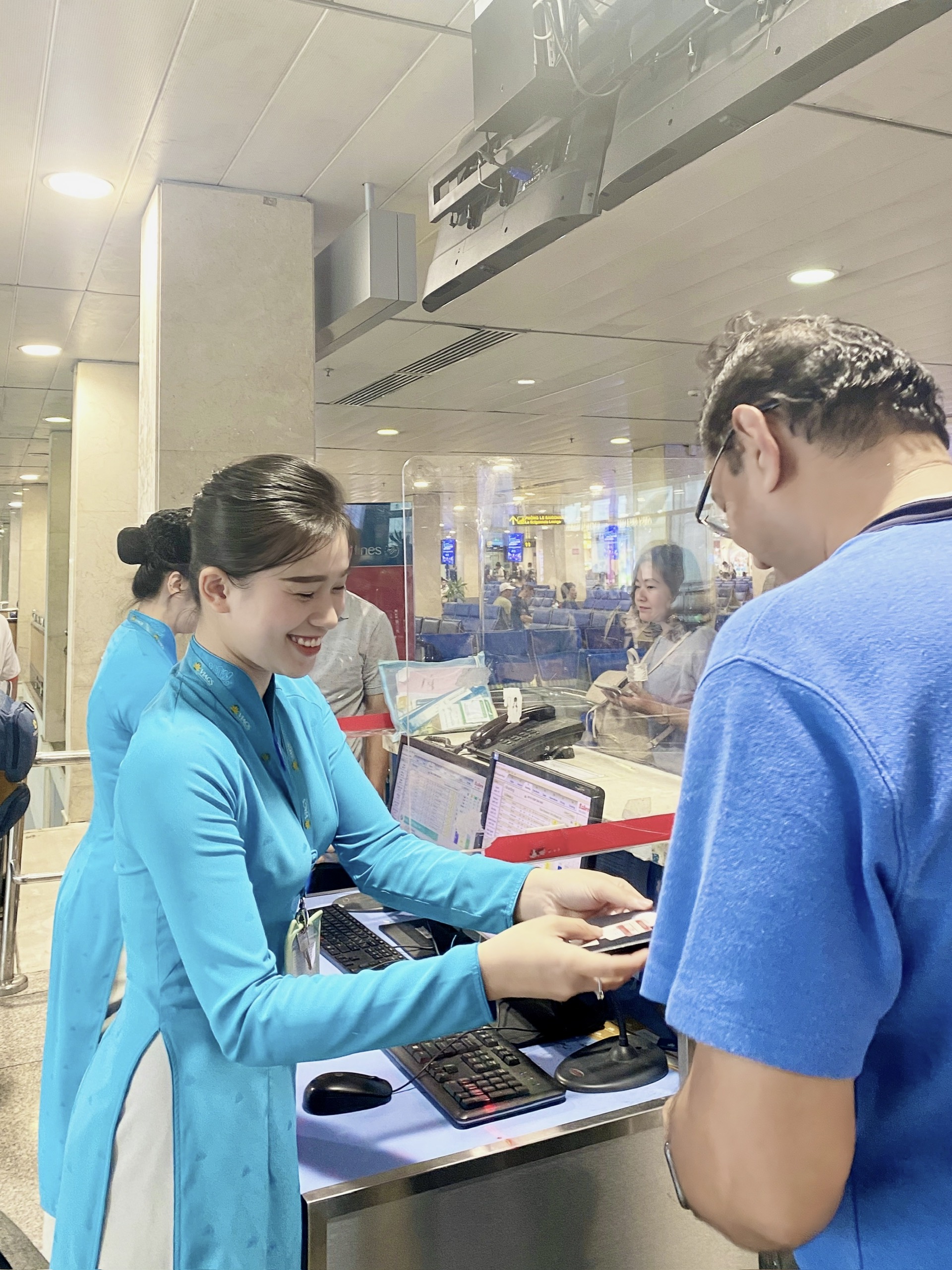 [Nụ cười dịch vụ] Nụ cười gắn kết yêu thương