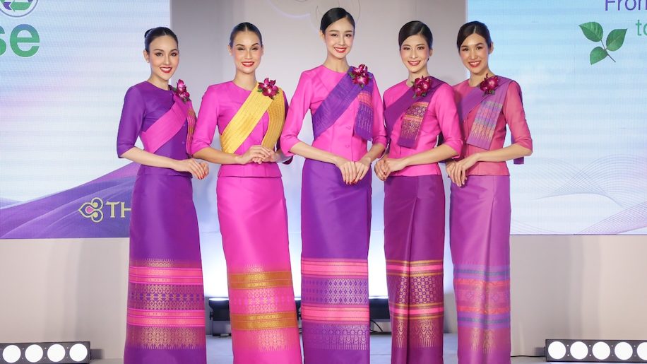 Aviation News No.203: Thai Airways ra mắt đồng phục tiếp viên mới