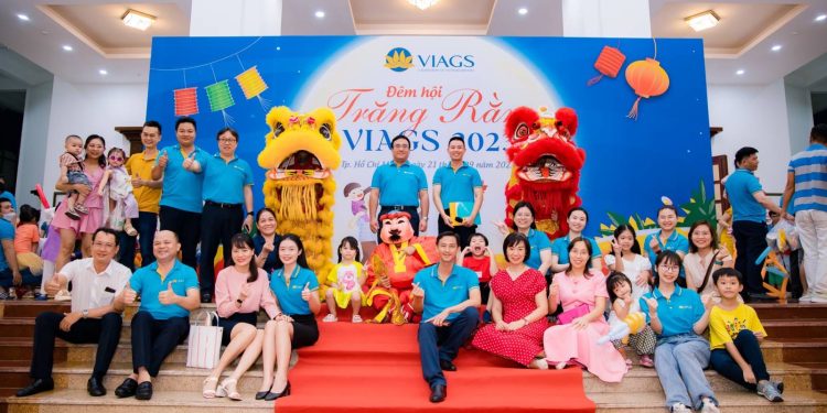 Đêm hội “VIAGS  – Vầng trăng yêu thương 2023 ”: Không gian rộn rã tiếng cười trẻ thơ
