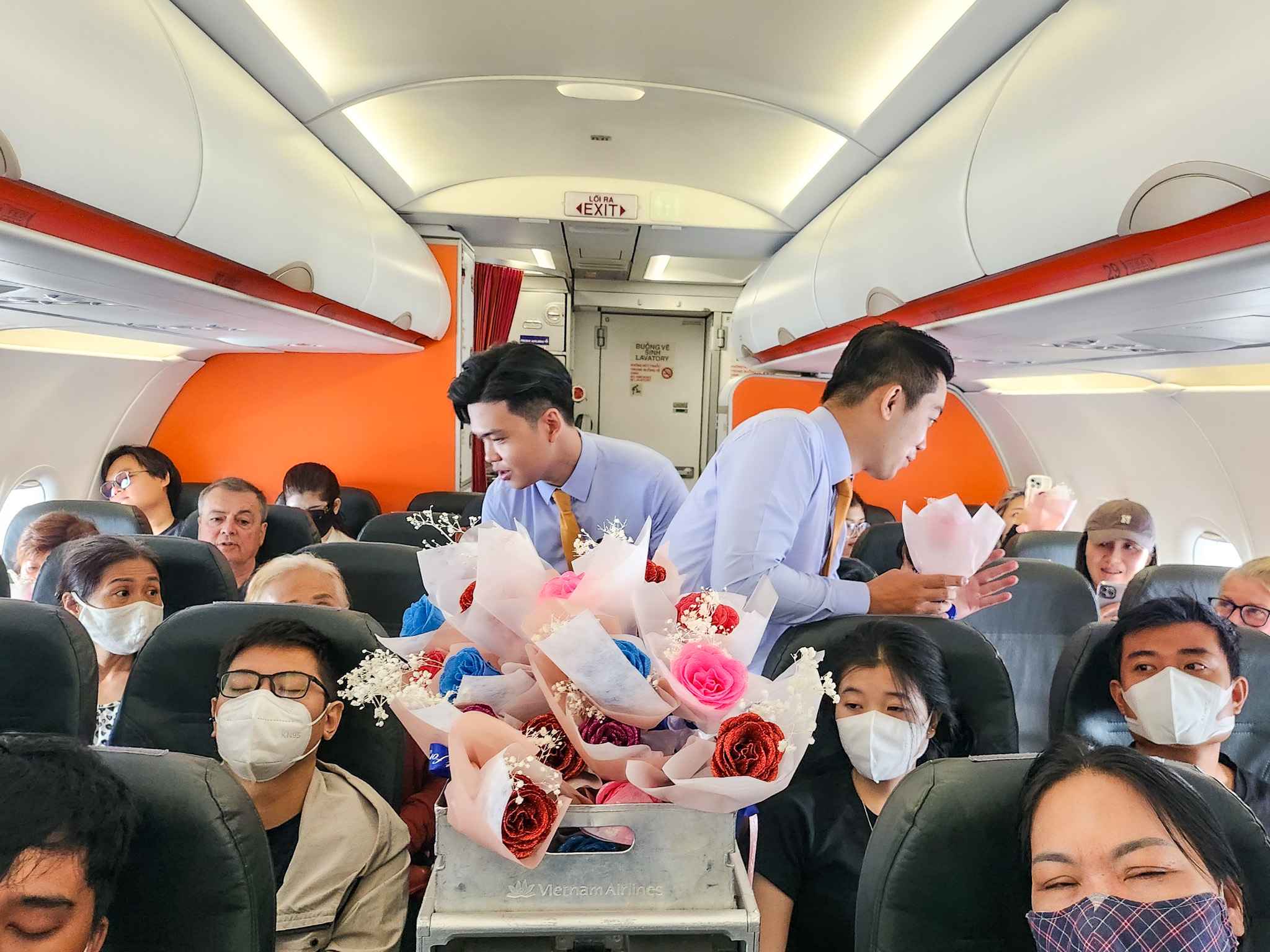 [20/10] Pacific Airlines dành tặng món quà đặc biệt cho hành khách nữ