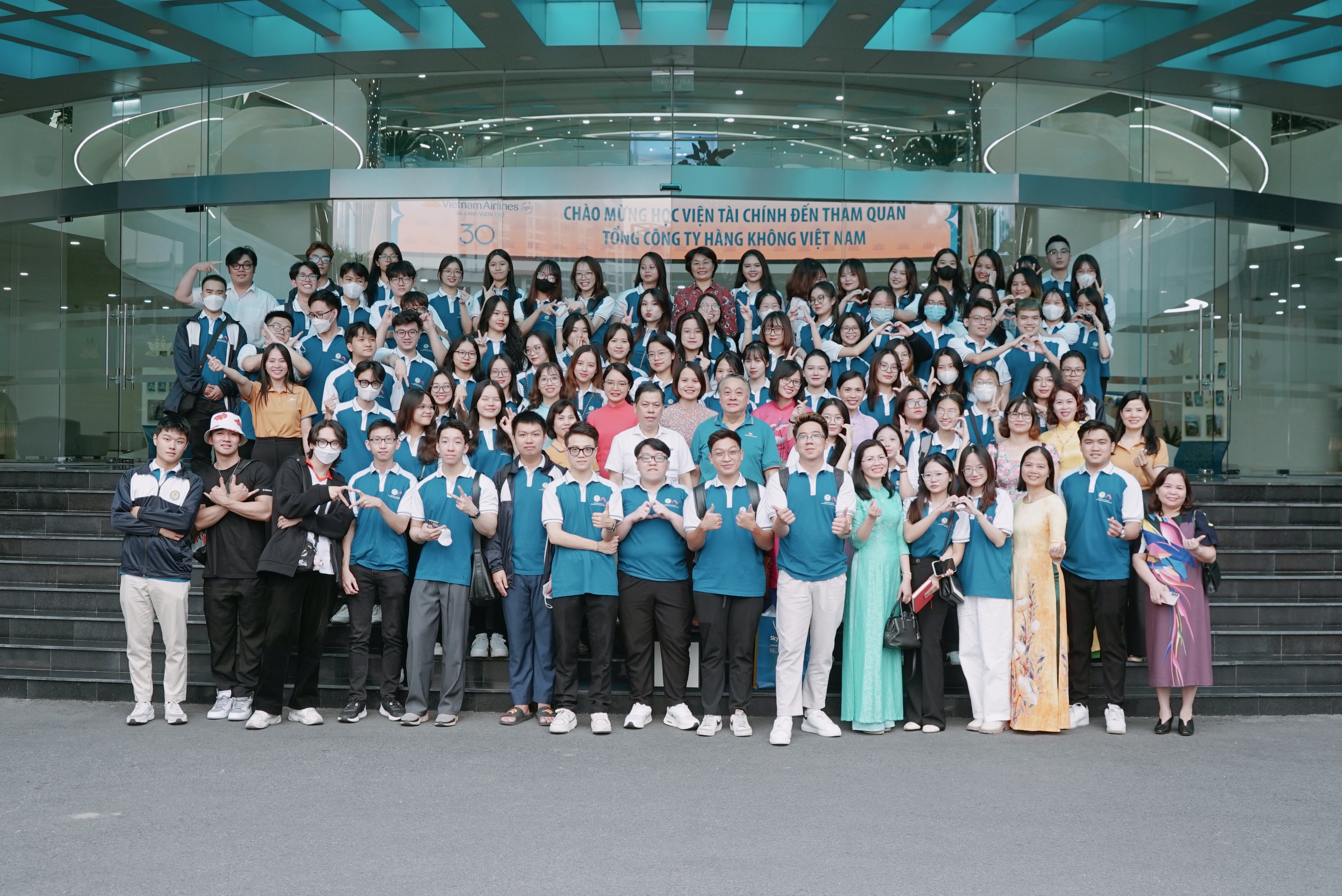 VNA gặp gỡ và làm việc với đoàn đại biểu của Học viện Tài chính