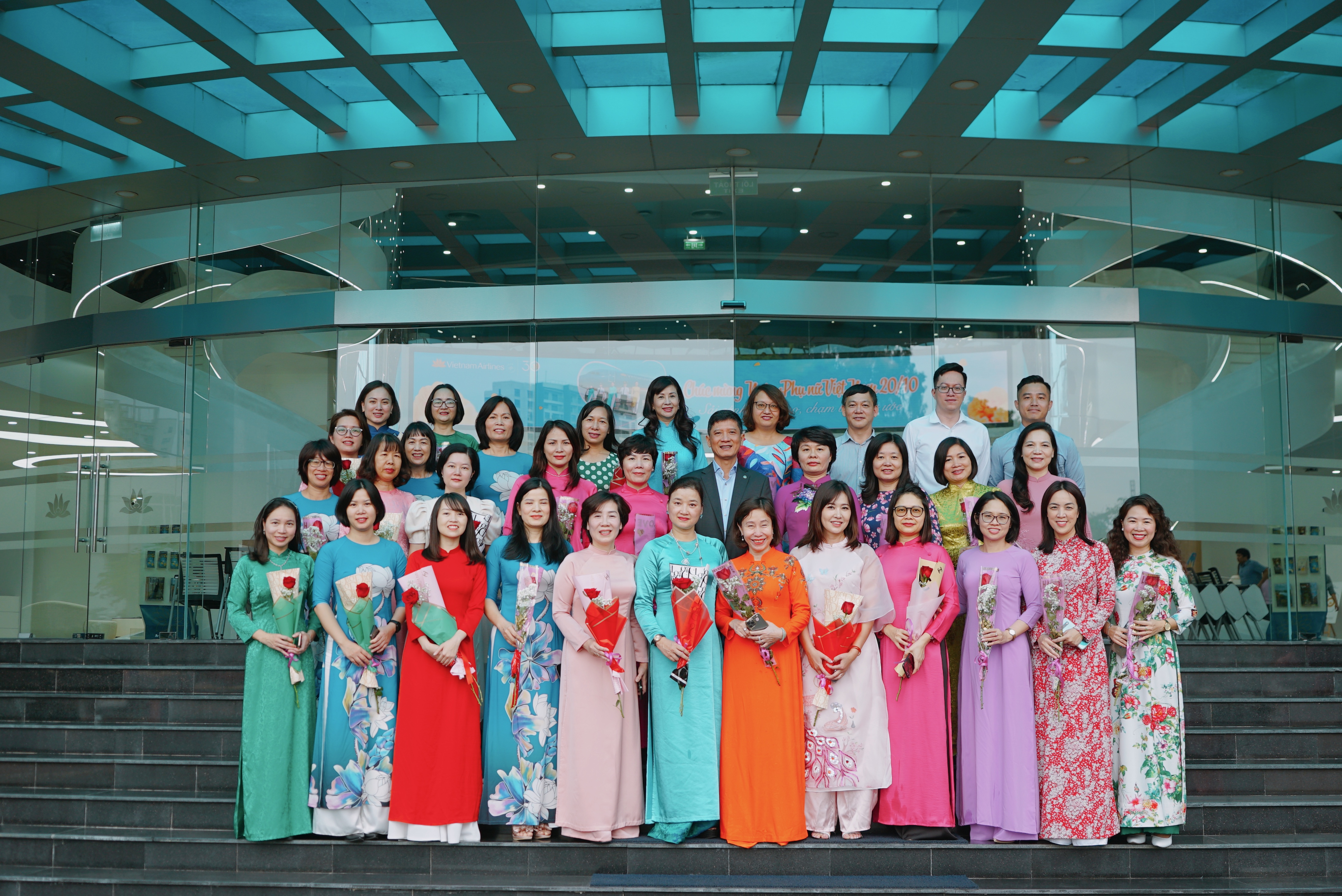 [20/10] Trụ sở TCT rộn ràng không khí ngày đặc biệt