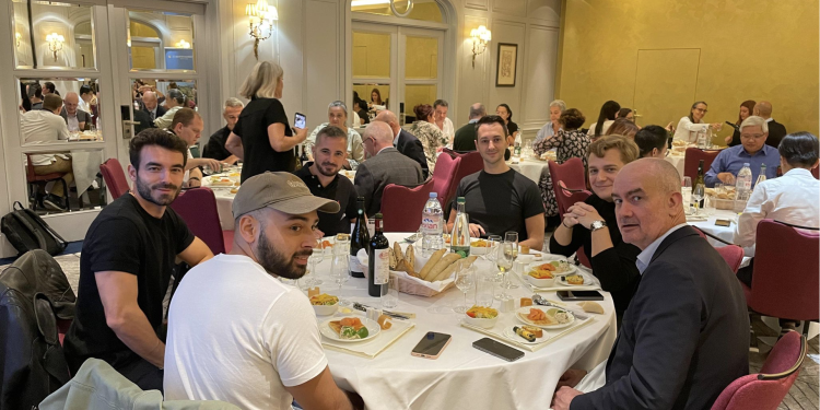 Trải nghiệm độc nhất: Thưởng thức ẩm thực hạng Thương gia VNA tại Pháp