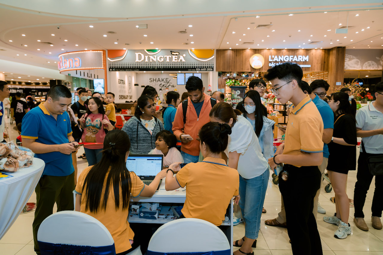 Tưng bừng sự kiện đón chào hội viên thứ 5 triệu của Lotusmiles