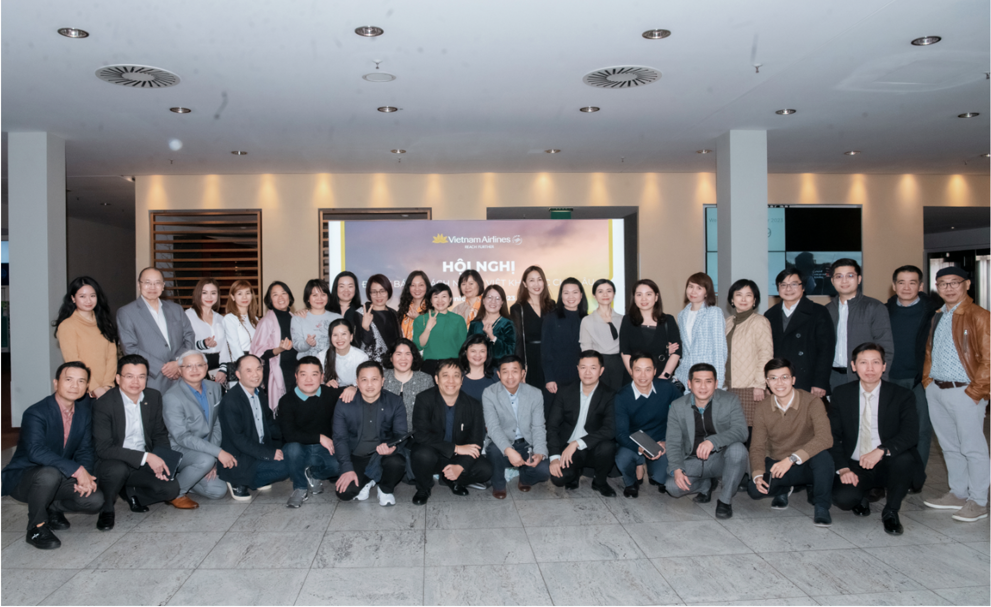 Chi nhánh Châu Âu tổ chức Hội nghị khách hàng thường niên khu vực Châu Âu lần thứ 9