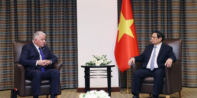 Thủ tướng Phạm Minh Chính tiếp lãnh đạo Turkish Airlines