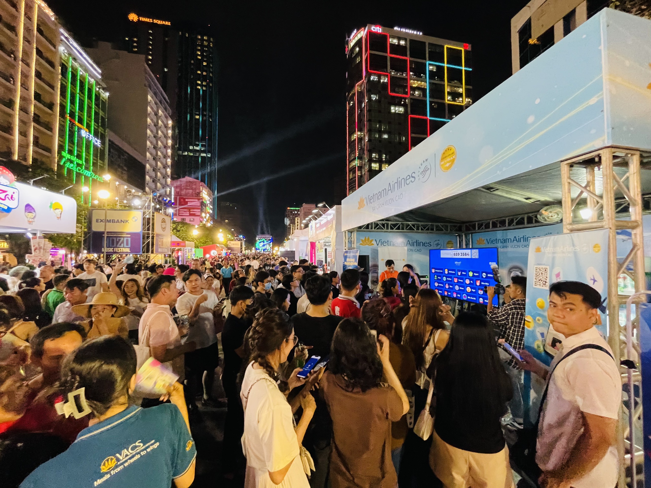 Vietnam Airlines tiếp năng lượng, nạp tinh thần cho du khách tại Hozo Music Festival 2023
