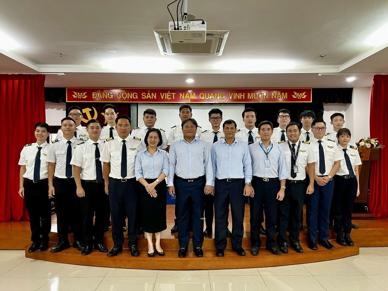 Lễ khai giảng khoá huấn luyện chuyển loại A321 và ATR72 dành cho phi công cơ bản