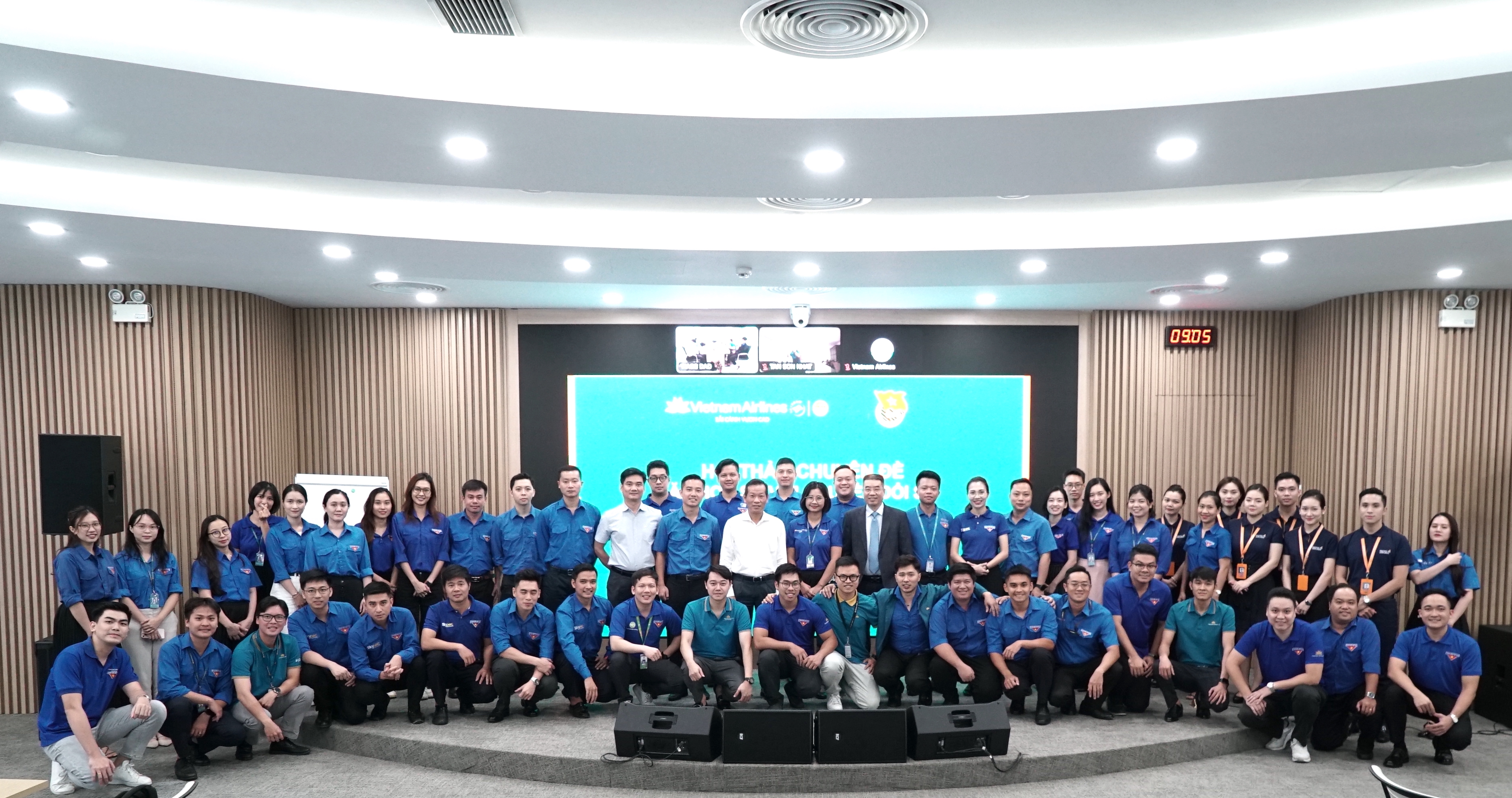 Kỳ 2: Dọc ngang thông suốt – Lấy khách hàng là trung tâm trong xây dựng văn hóa số