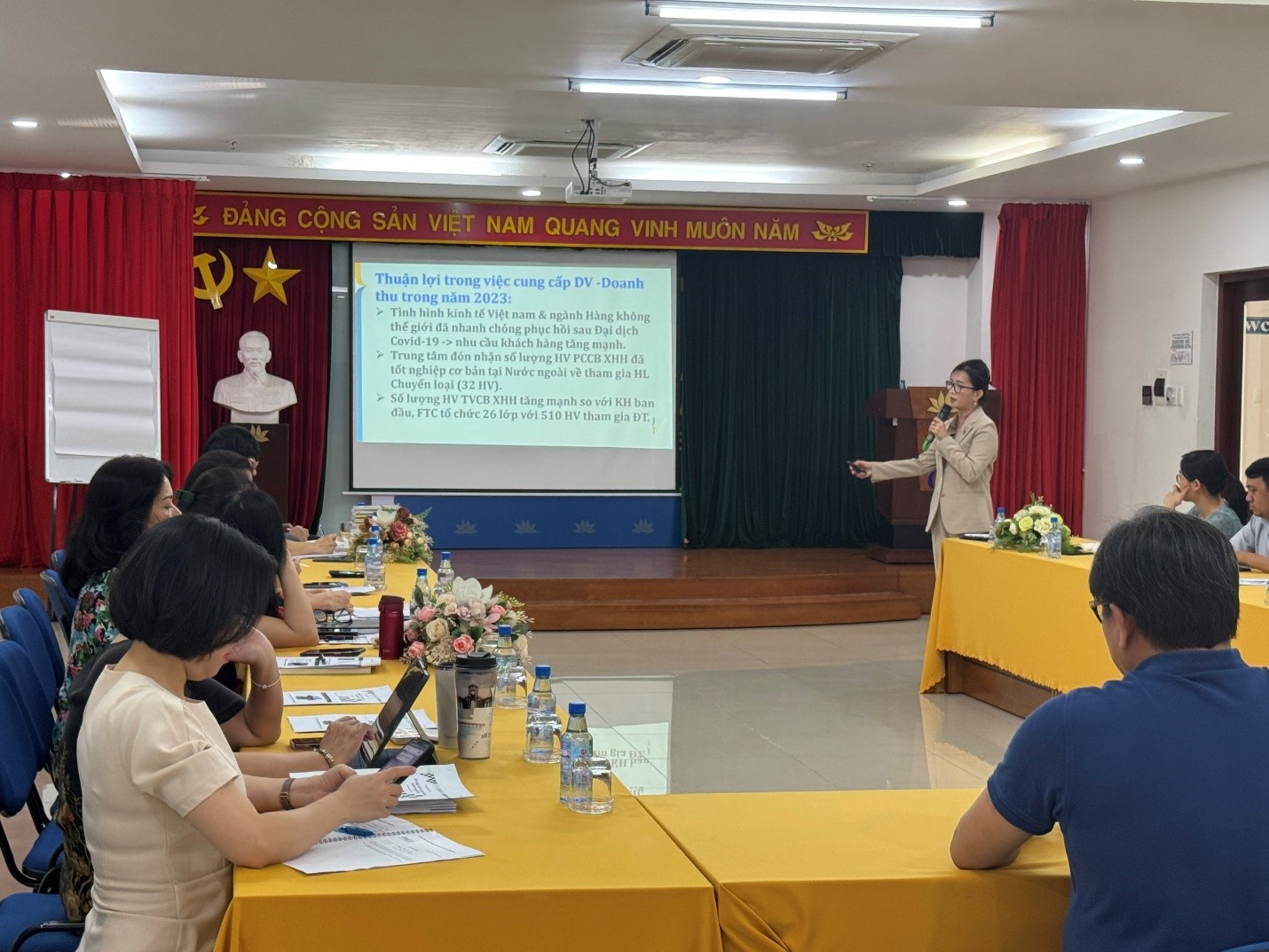 TTHL tổng kết công tác kinh doanh phục vụ khách hàng năm 2023