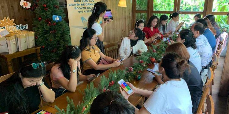 Coffee talk – hình thức đẩy mạnh chính sách bán tới các booker đại lý của CNVN