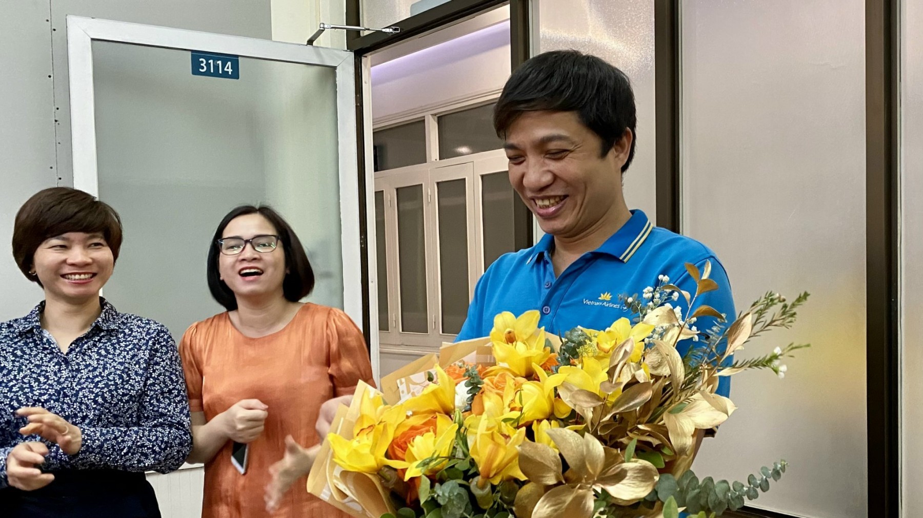 [Gương mặt 30 năm] “Tôi yêu hình ảnh của những chiếc máy bay mang biểu tượng Bông Sen Vàng trên bầu trời”