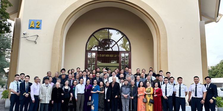 Đoàn bay 919 gặp mặt CBNV hưu trí Xuân mới 2024.