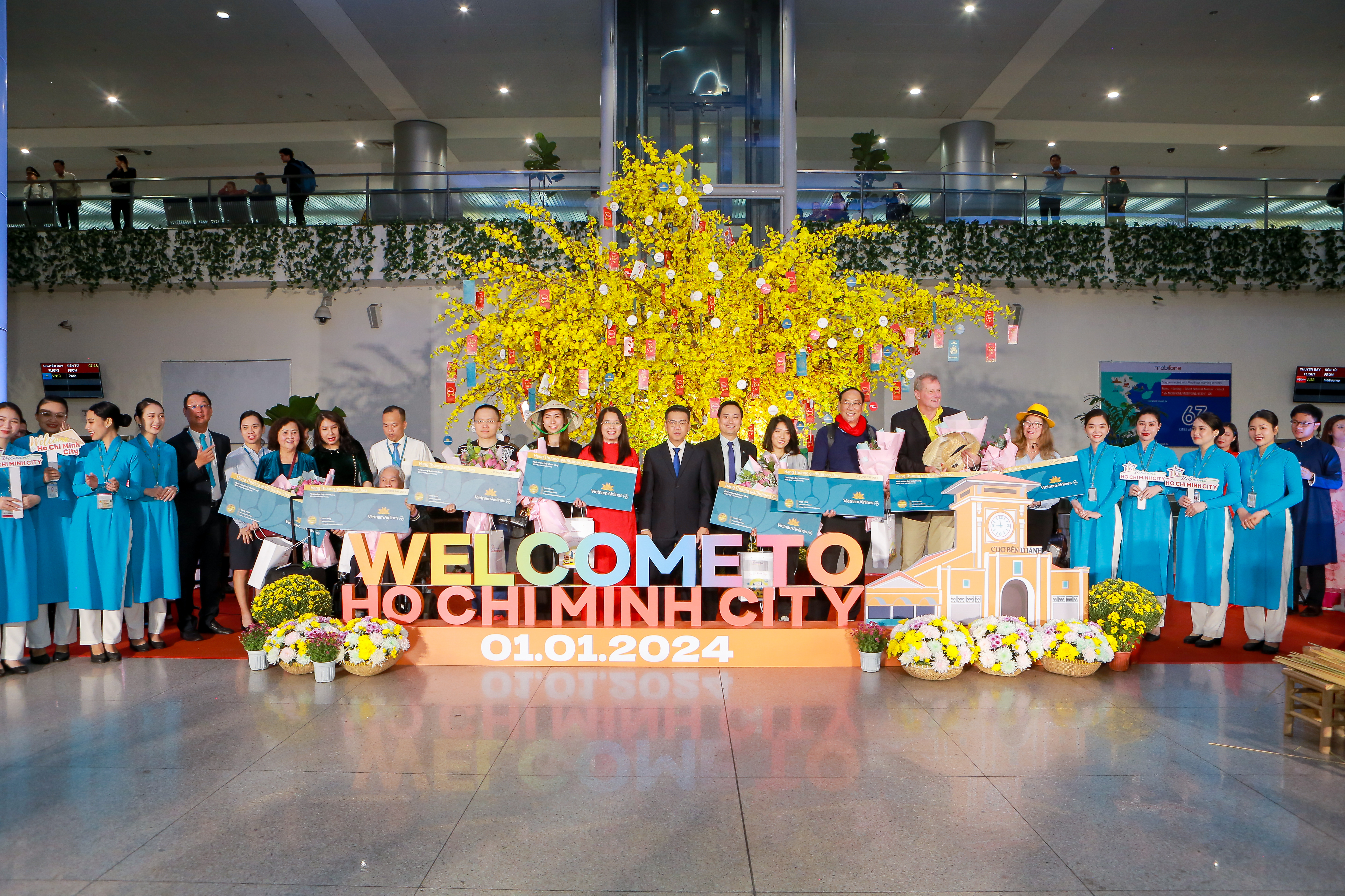 Vietnam Airlines đồng hành cùng các tỉnh thành đón khách đầu tiên của năm 2024