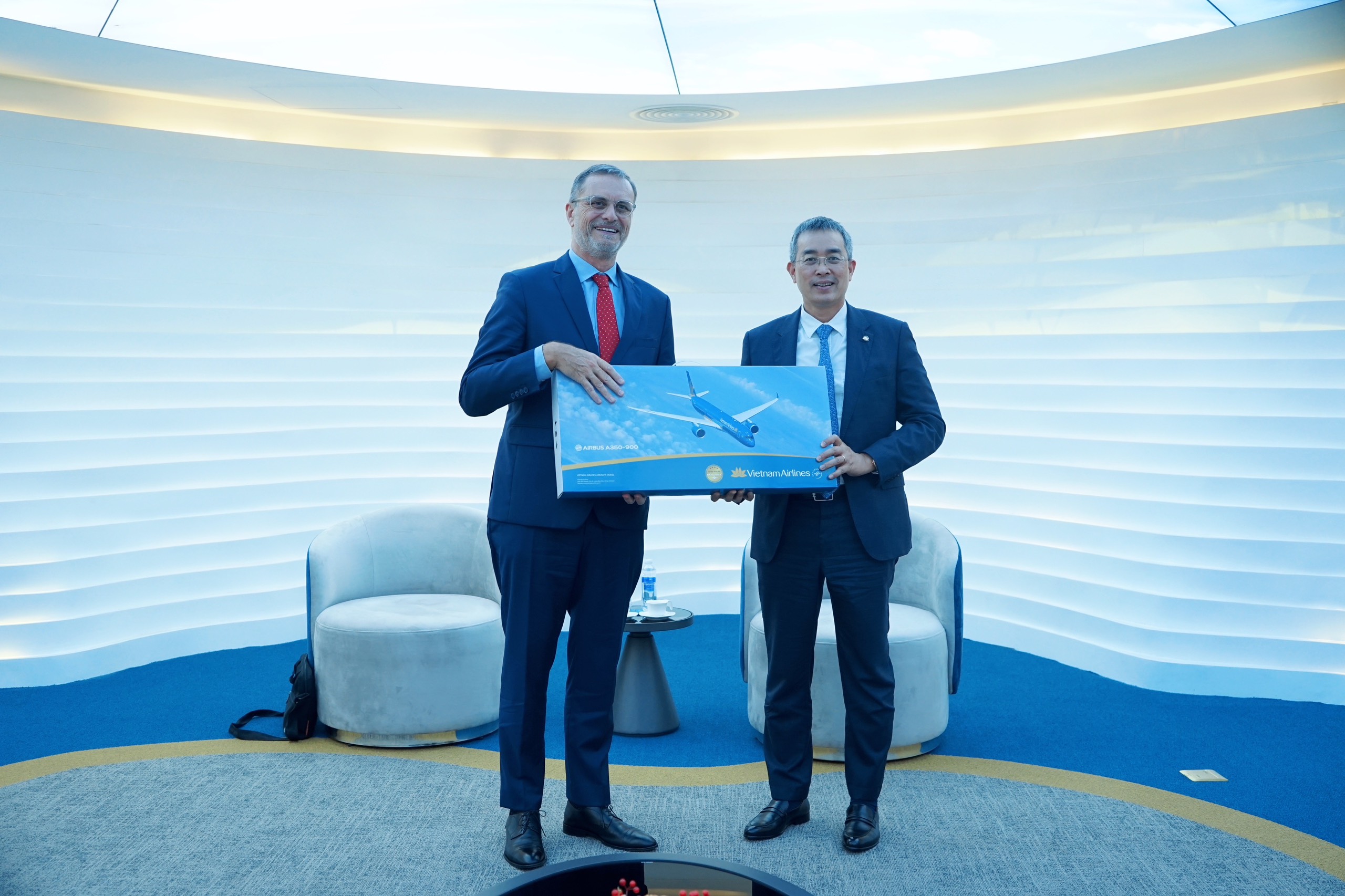 CT HĐQT Đặng Ngọc Hoà tiếp đón Đại sứ Pháp tại Việt Nam