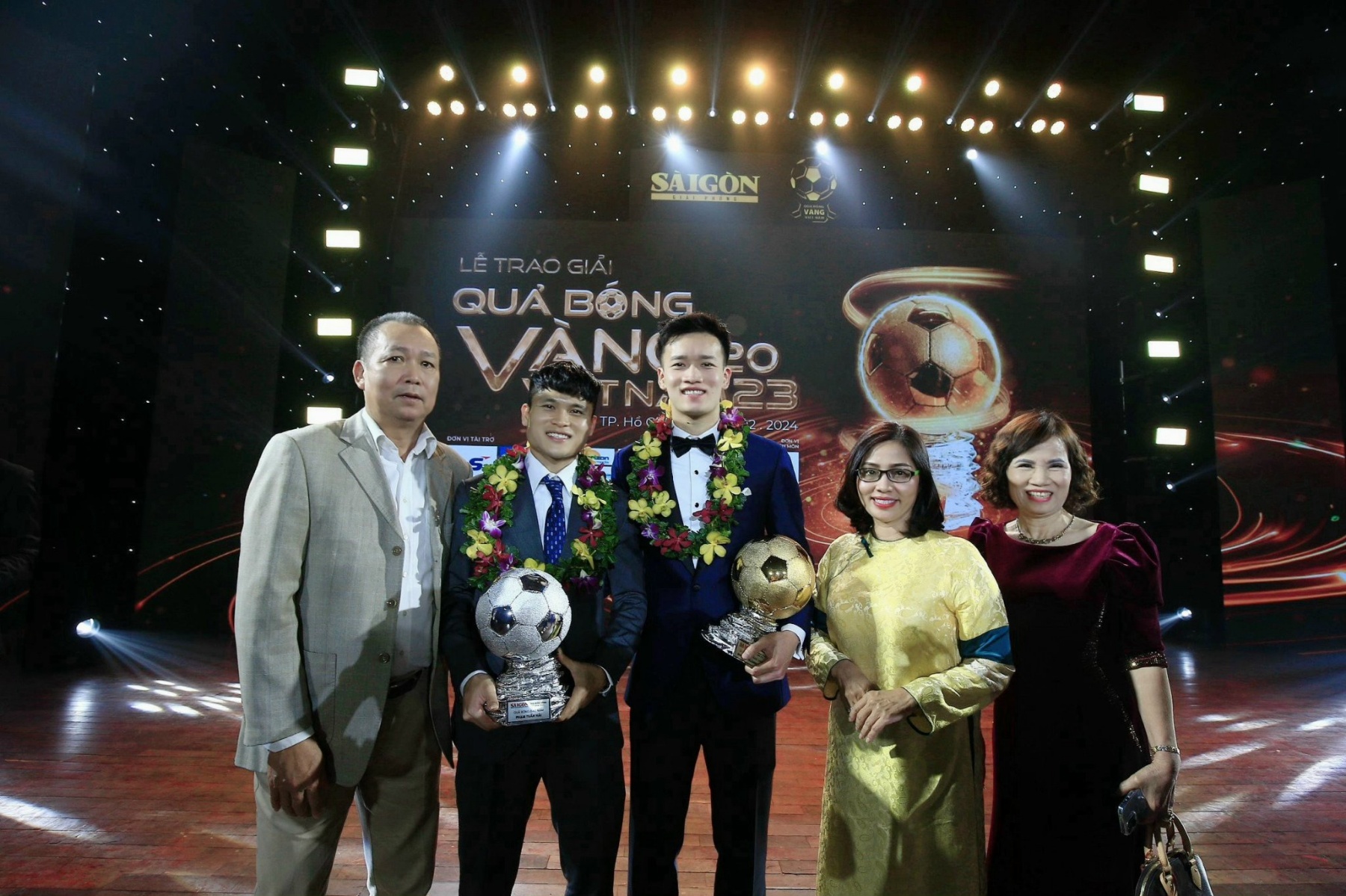 Vietnam Airlines tiếp tục đồng hành cùng “ Quả bóng vàng Việt Nam 2023” với danh vị là nhà tài trợ vận chuyển chính thức cho giải thưởng