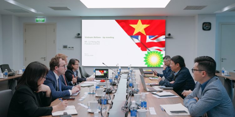 Vietnam Airlines Group gặp mặt Đại sứ quán Anh tại Việt Nam và tập đoàn BP