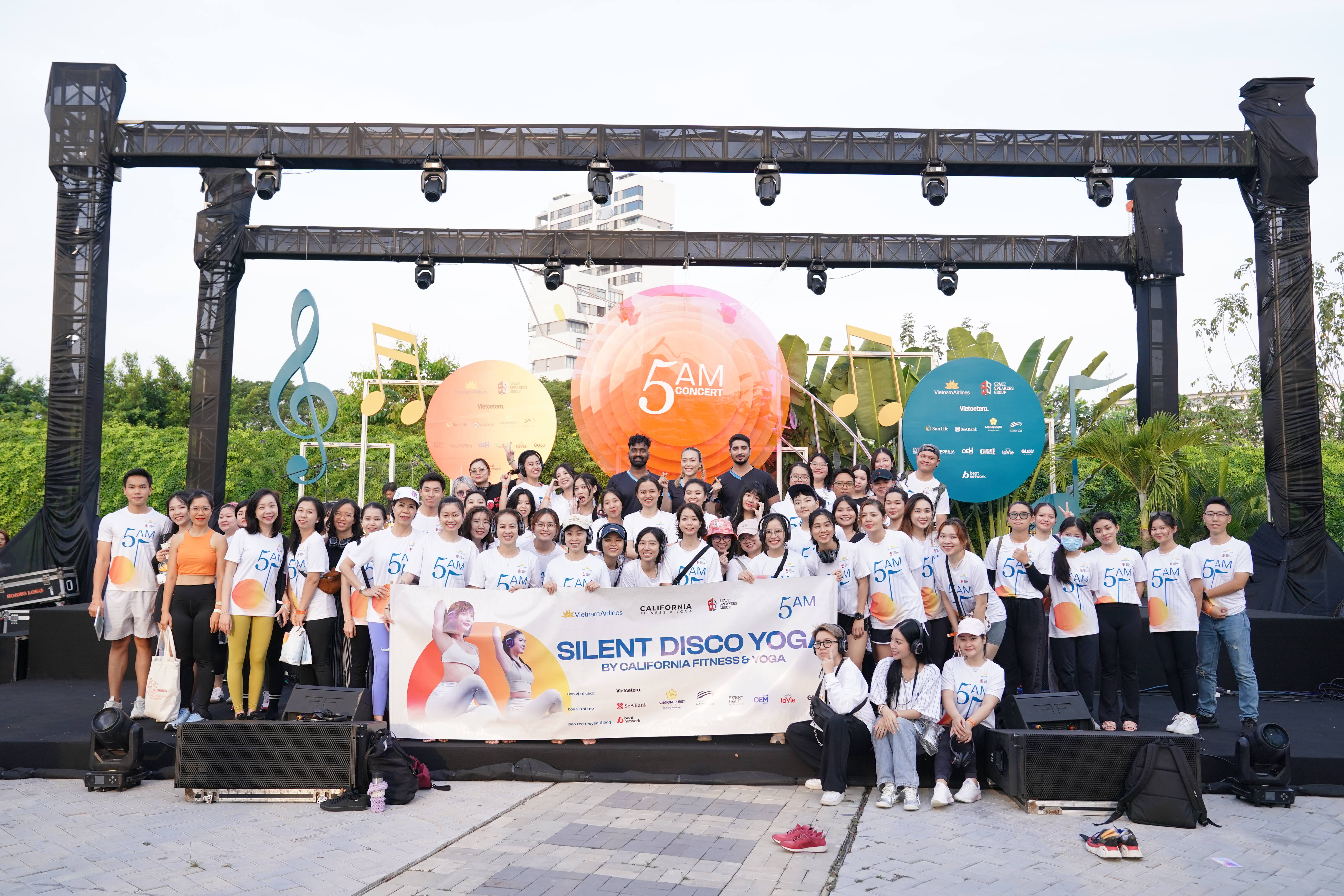 5AM: Một chiến dịch truyền thông sáng tạo hay khởi đầu của chương trình âm nhạc mới hiện đại