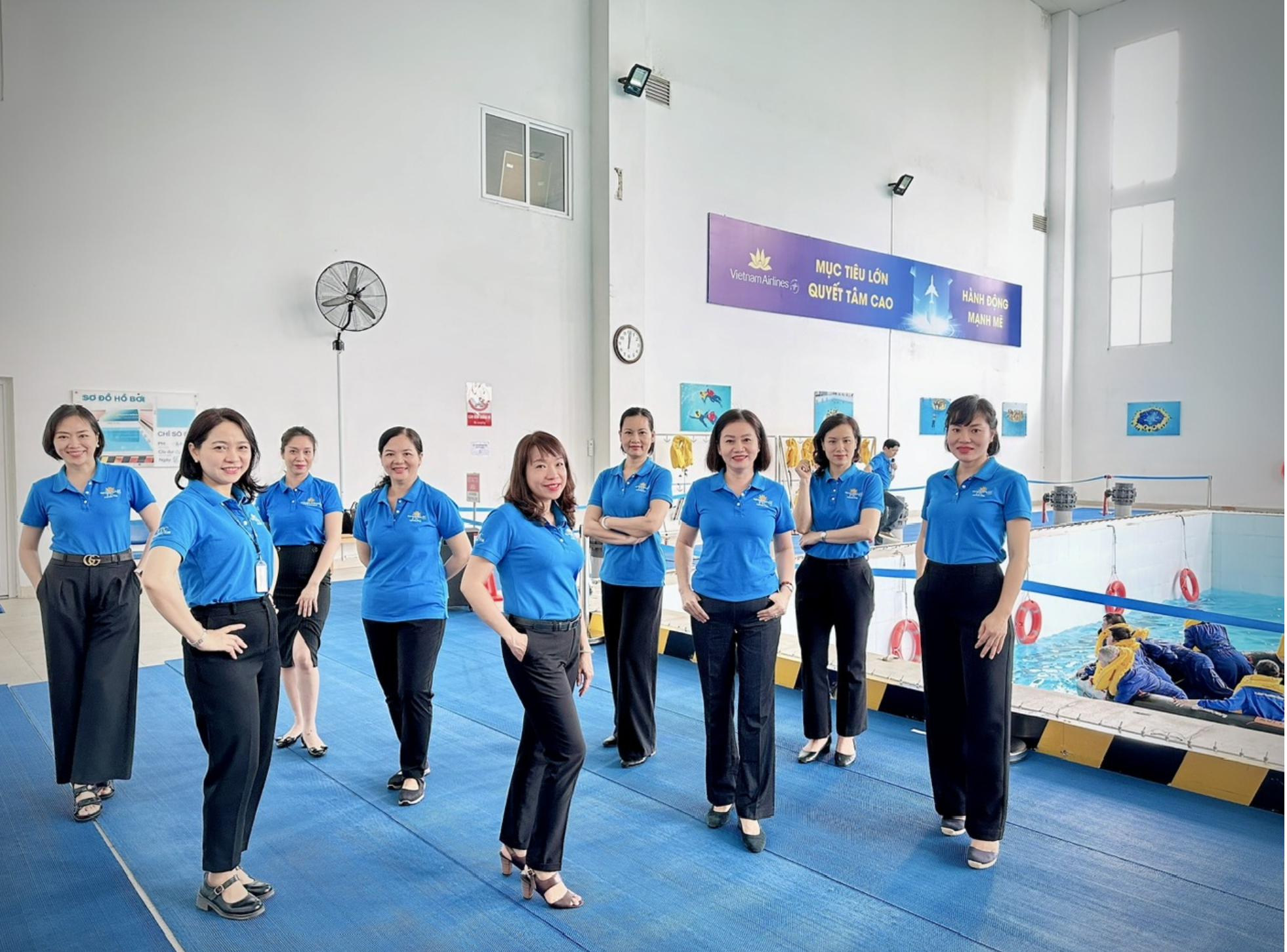 Những “bông hoa màu xanh” của Trung tâm Huấn luyện Bay