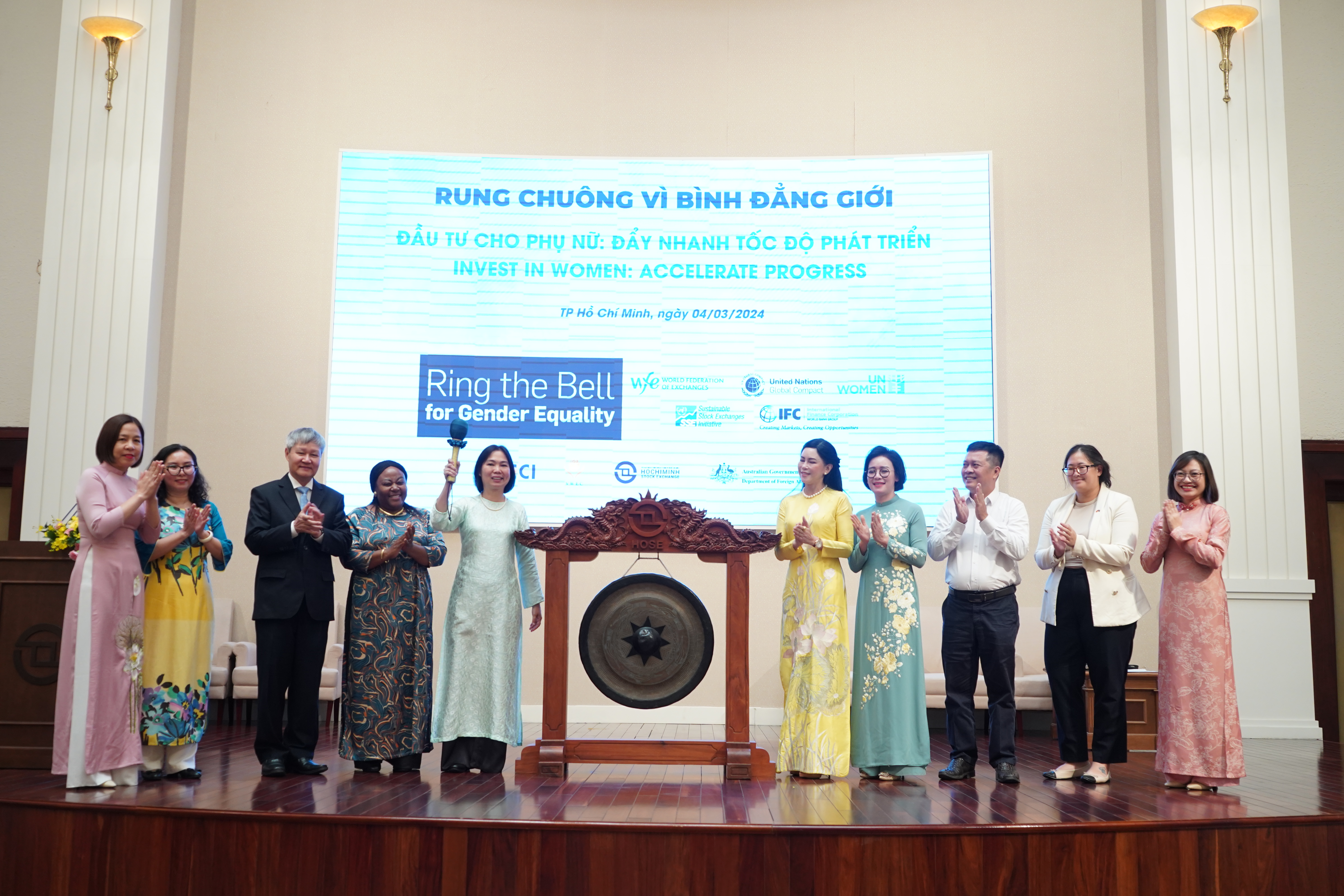 Vietnam Airlines hưởng ứng chiến dịch “Rung chuông vì Bình đẳng giới”