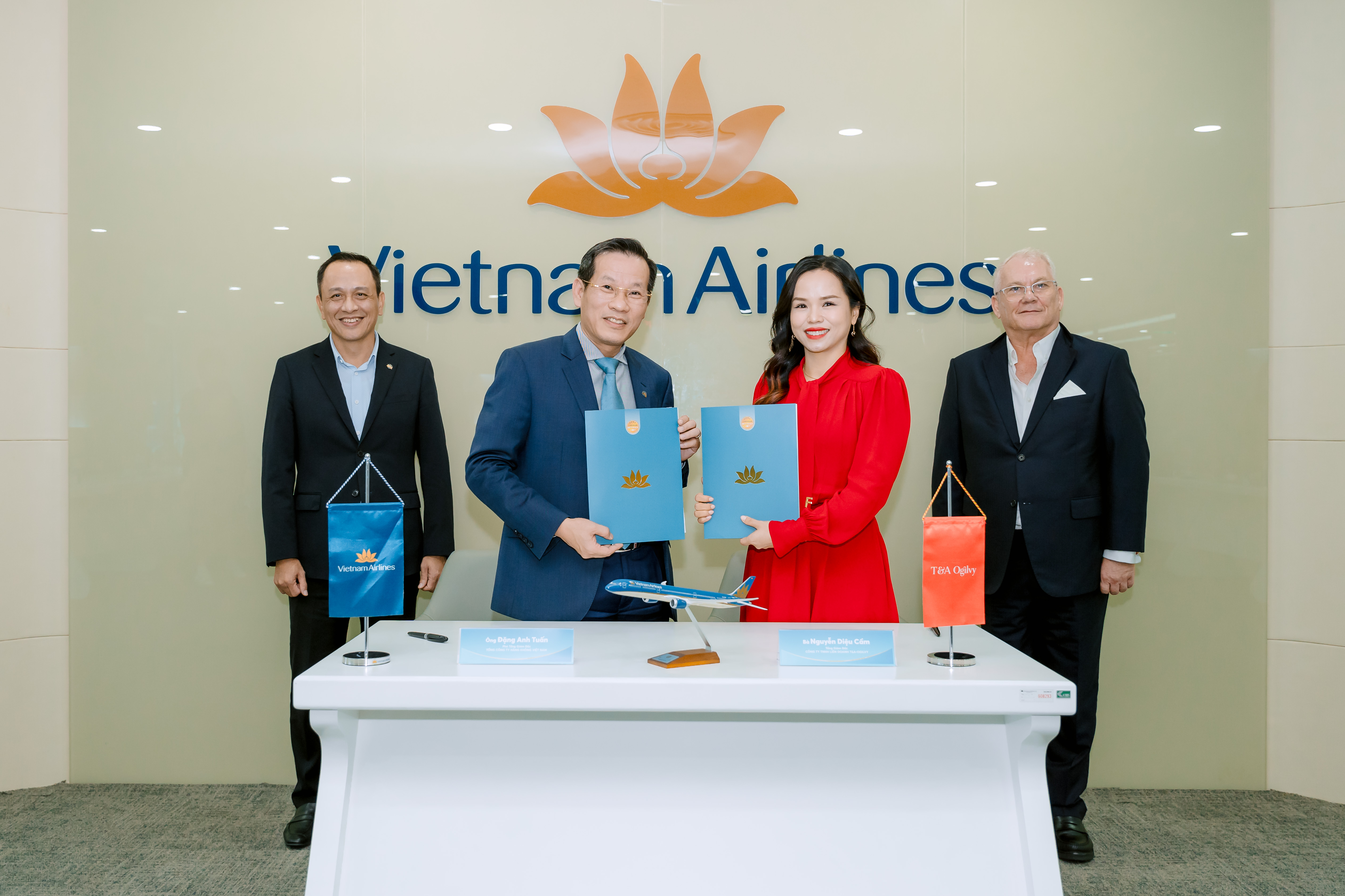 Vietnam Airlines và T&A Ogilvy ký kết thoả thuận hợp tác truyền thông toàn cầu giai đoạn 2024 – 2025