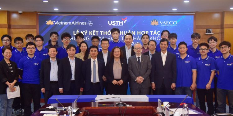 Vietnam Airlines ký thỏa thuận hợp tác Chương trình đào tạo kỹ thuật hàng không