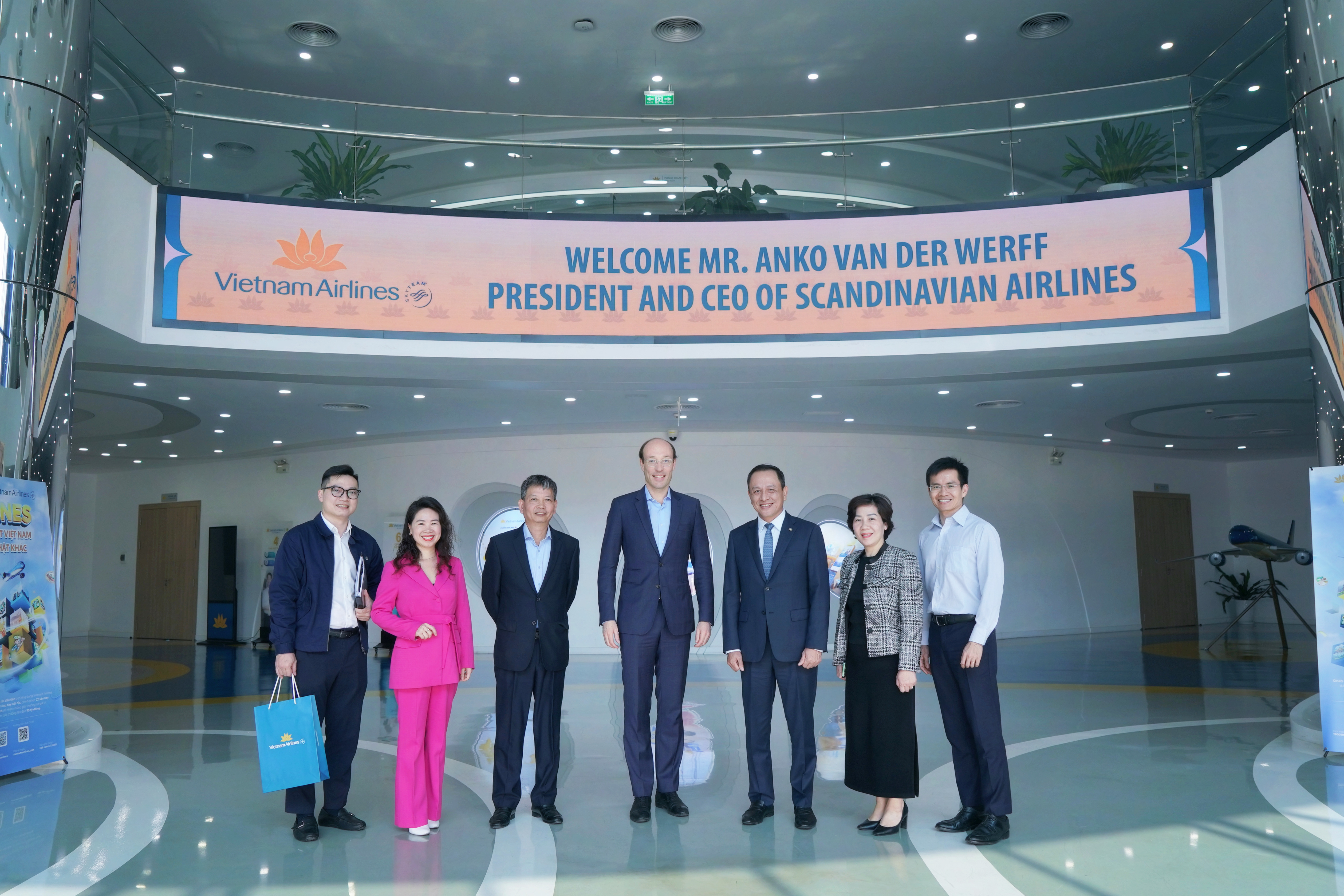 TGĐ Lê Hồng Hà tiếp và làm việc với Chủ tịch hãng Scandinavian Airlines