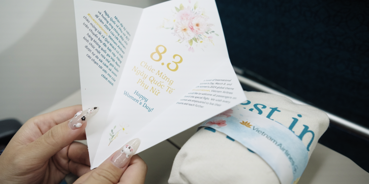 Vietnam Airlines lan tỏa thông điệp bình đẳng giới trên các chuyến bay ngày Quốc tế phụ nữ 8/3