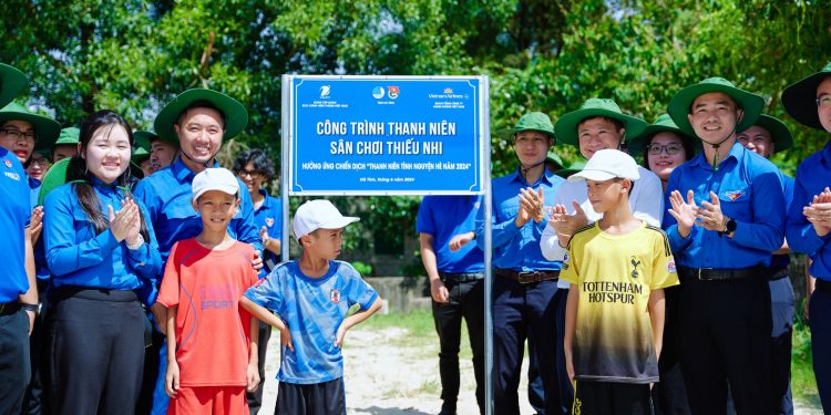 Tuổi trẻ TCT Hàng Không Việt Nam ra quân Chiến dịch Thanh niên Tình nguyện Hè năm 2024 tại tỉnh Hà Tĩnh