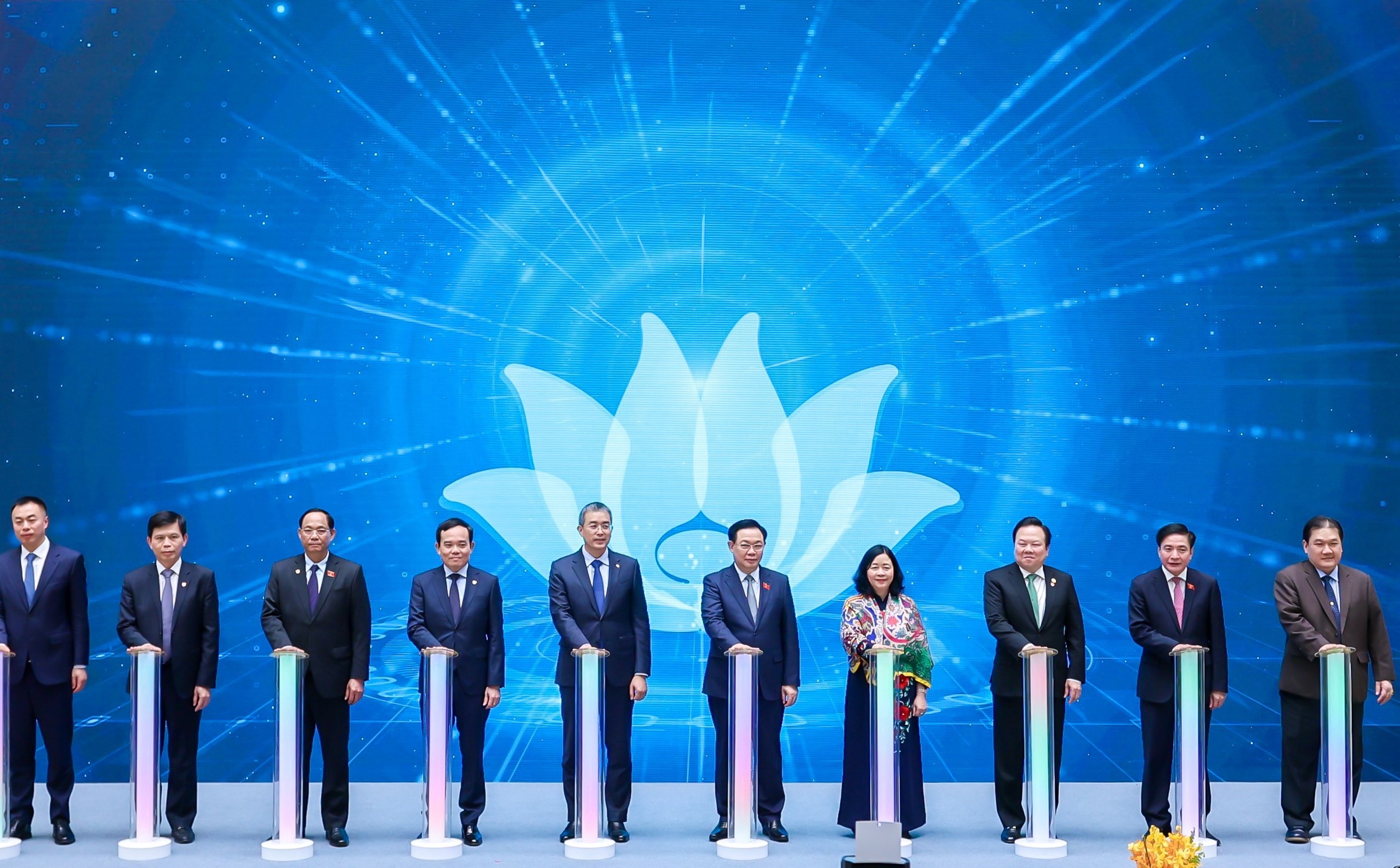 Vietnam Airlines kỷ niệm 30 năm đường bay và chào mừng chuyến bay thứ 100.000 trên đường bay Việt Nam – Trung Quốc