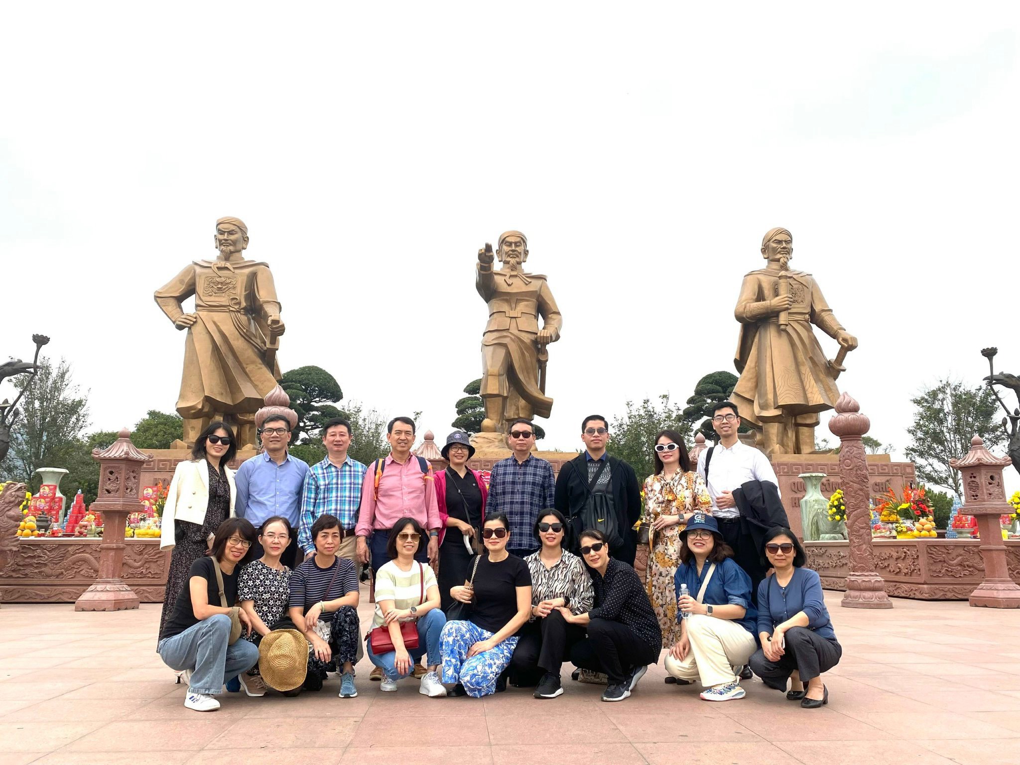 Chi bộ Ban Kiểm toán nội bộ về thăm Bạch Đằng Giang – Nơi hội tụ khí thiêng sông núi