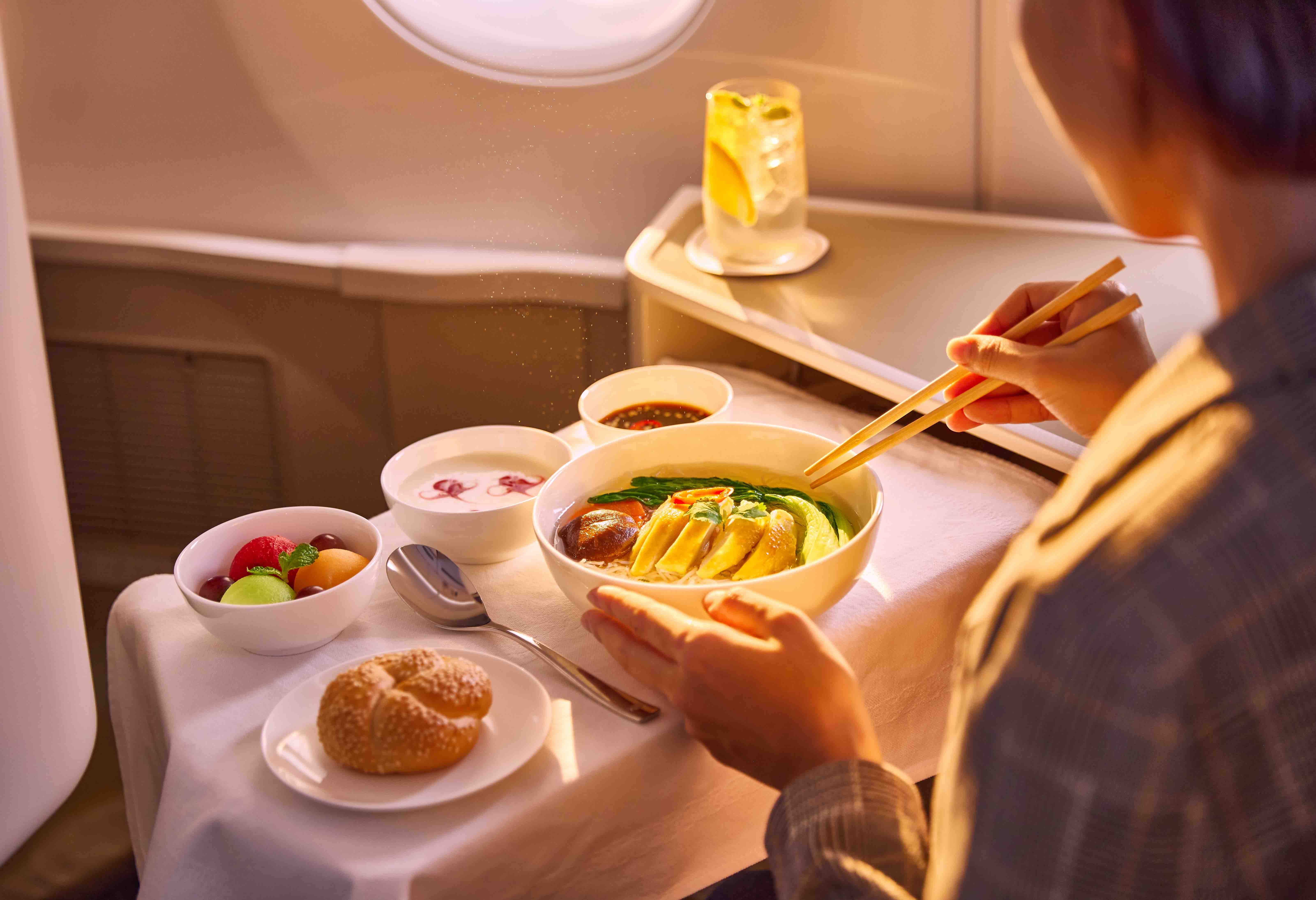 Thưởng thức bún gà xá kiếng – Vị ngon độc đáo trên những dặm bay