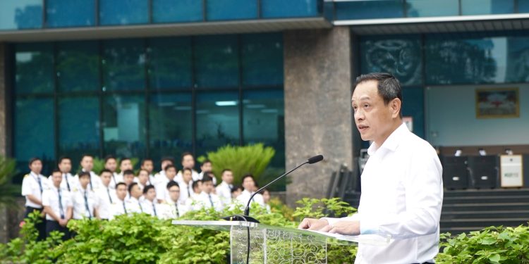 Chào cờ Tháng 5/2024: Hoàn thành tốt nhiệm vụ SXKD, hướng tới phục vụ cao điểm hè 2024