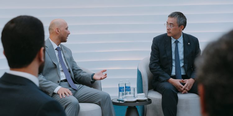 Chủ tịch Đặng Ngọc Hoà làm việc với Đại sứ UAE