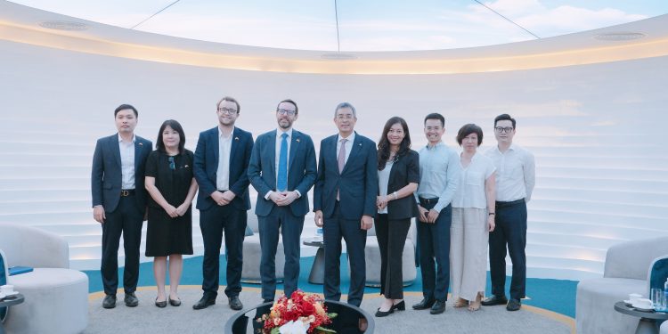 Chủ tịch Đặng Ngọc Hoà gặp Đại sứ Vương quốc Anh tại Việt Nam