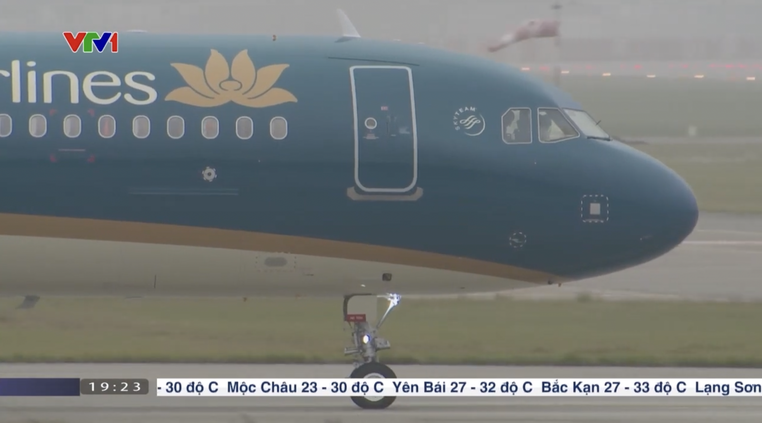 [VTV] Hãng hàng không Việt Nam đầu tiên sử dụng nhiên liệu bền vững SAF