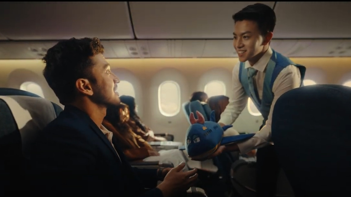 Phim quảng cáo mới của Vietnam Airlines: Hành trình cảm xúc trên từng dặm bay