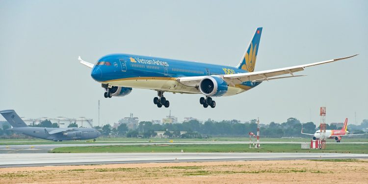 [Spirit Channel] Tips săn vé máy bay dịp hè