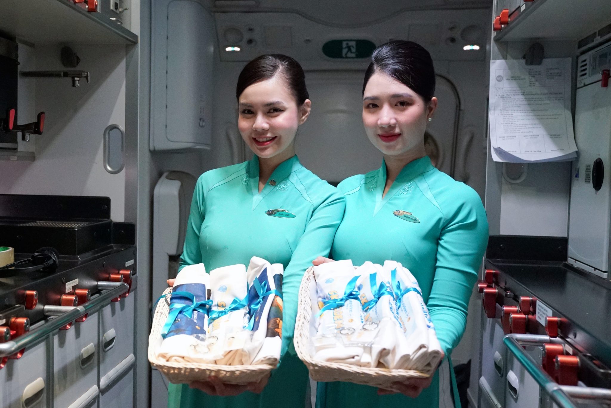 Hành khách nhí bất ngờ với quà 1/6 dễ thương từ Vietnam Airlines