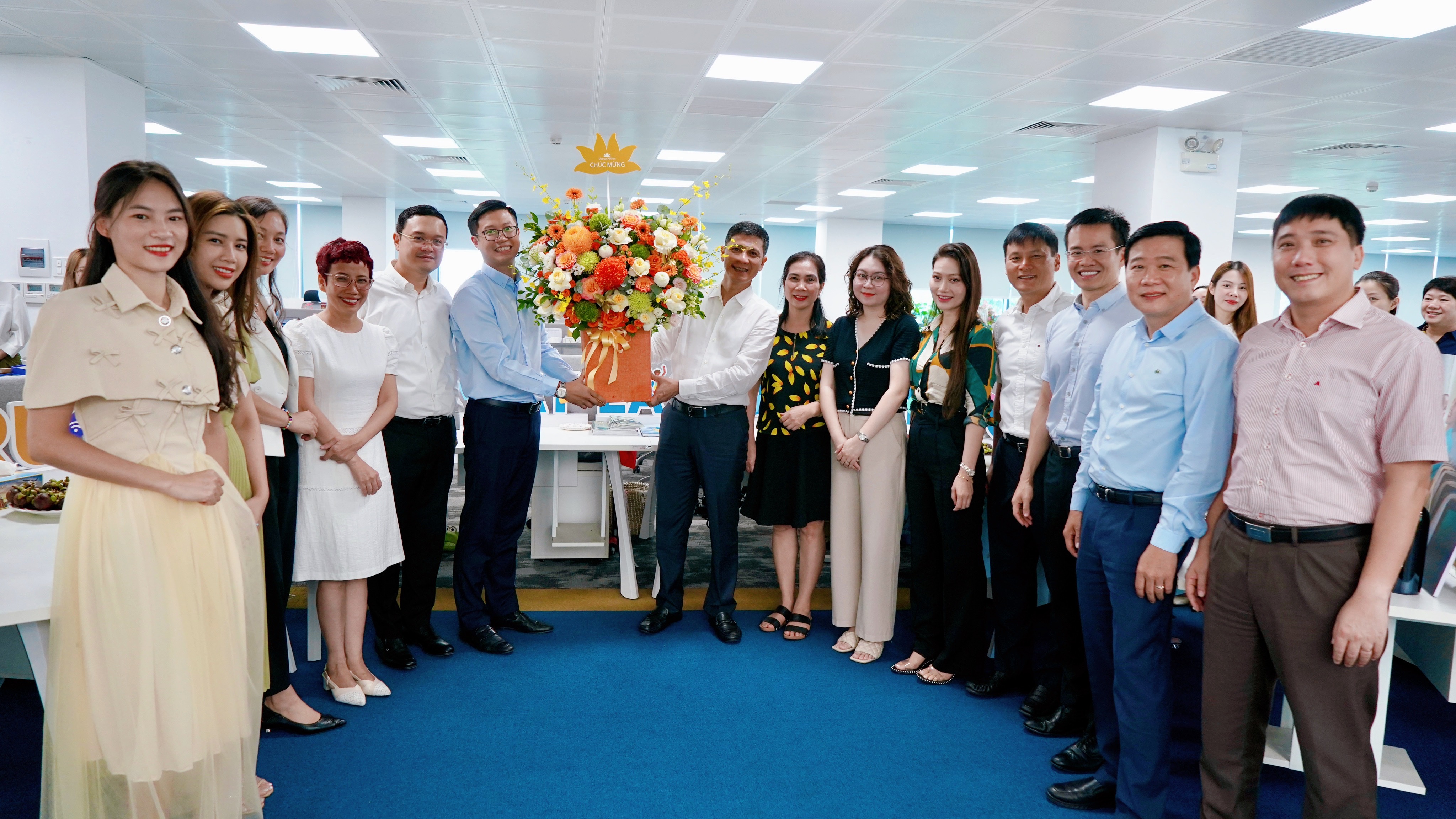 [21/6] Lãnh đạo TCT chúc mừng Ban Truyền thông và Tạp chí Heritage nhân ngày Báo chí Cách mạng Việt Nam