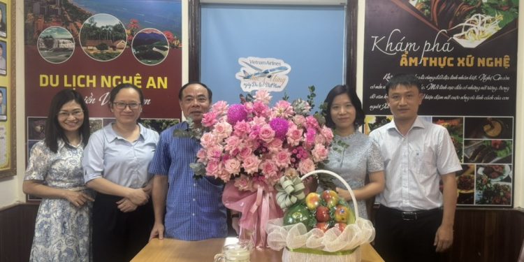 Vietnam Airlines vững bước đồng hành cùng Du lịch địa phương