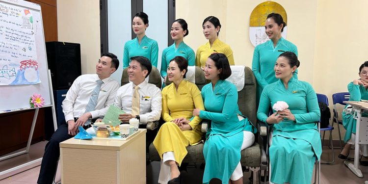 Buổi học đầy thú vị của nữ tiếp viên hàng không về nâng tầm dịch vụ