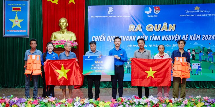 Tuổi trẻ TCT hàng không Việt Nam ra quân chiến dịch thanh niên tình nguyện hè