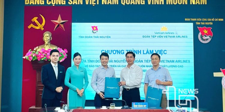 Lần đầu tiên Vietnam Airlines tổ chức chương trình hướng nghiệp, đào tạo tại tỉnh Thái Nguyên