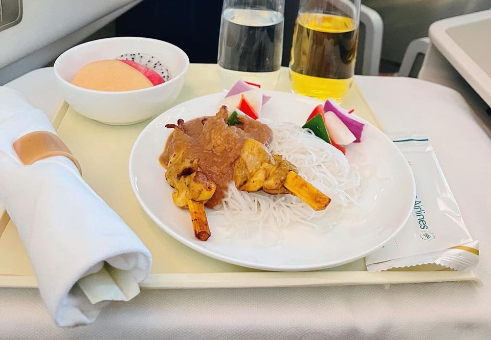 [Vạn Dặm Nâng Niu] Ẩm thực trên mây, hành trình vị giác