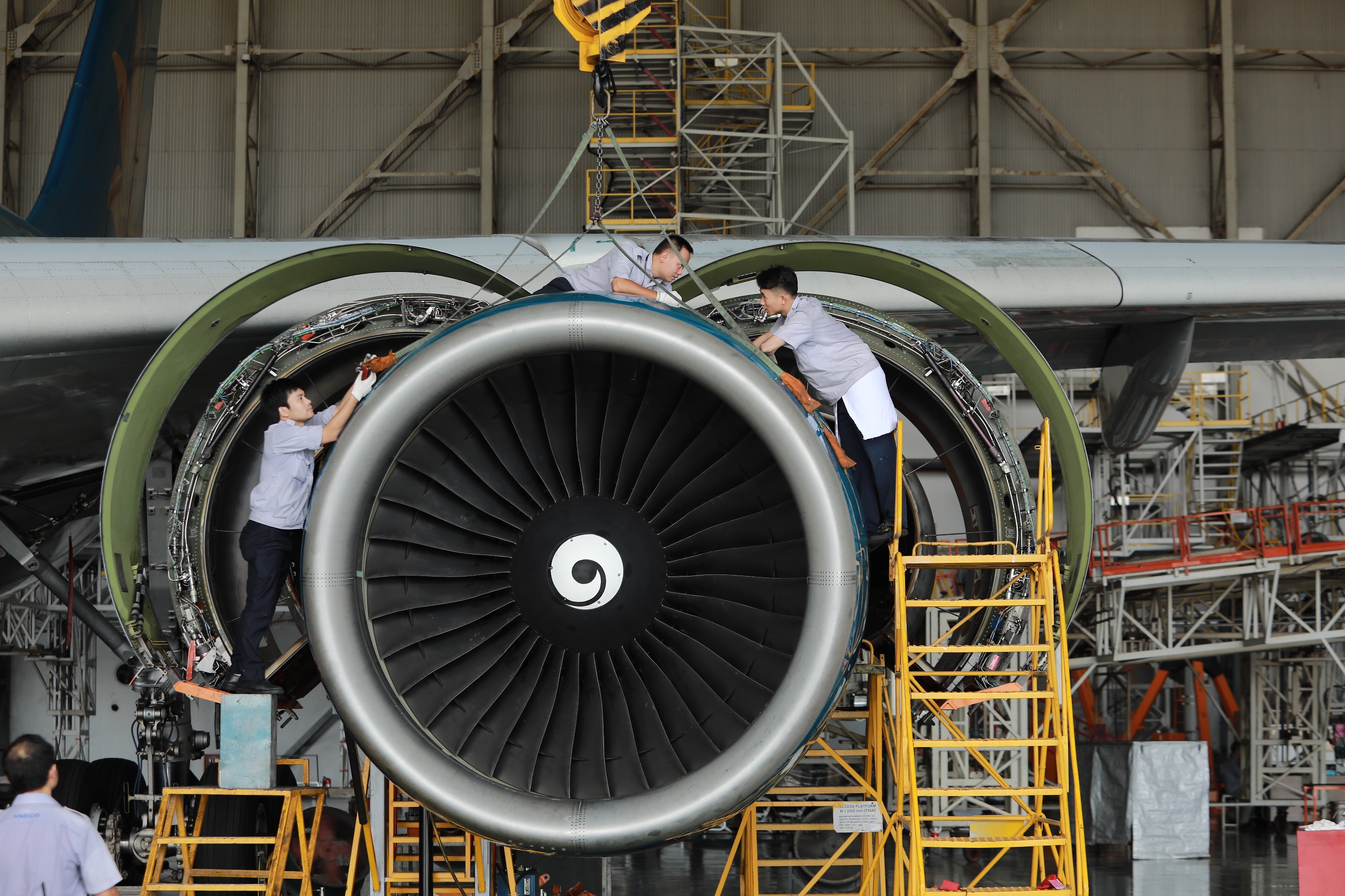 Khám phá thế giới bên trong xưởng bảo dưỡng máy bay hàng đầu Việt Nam